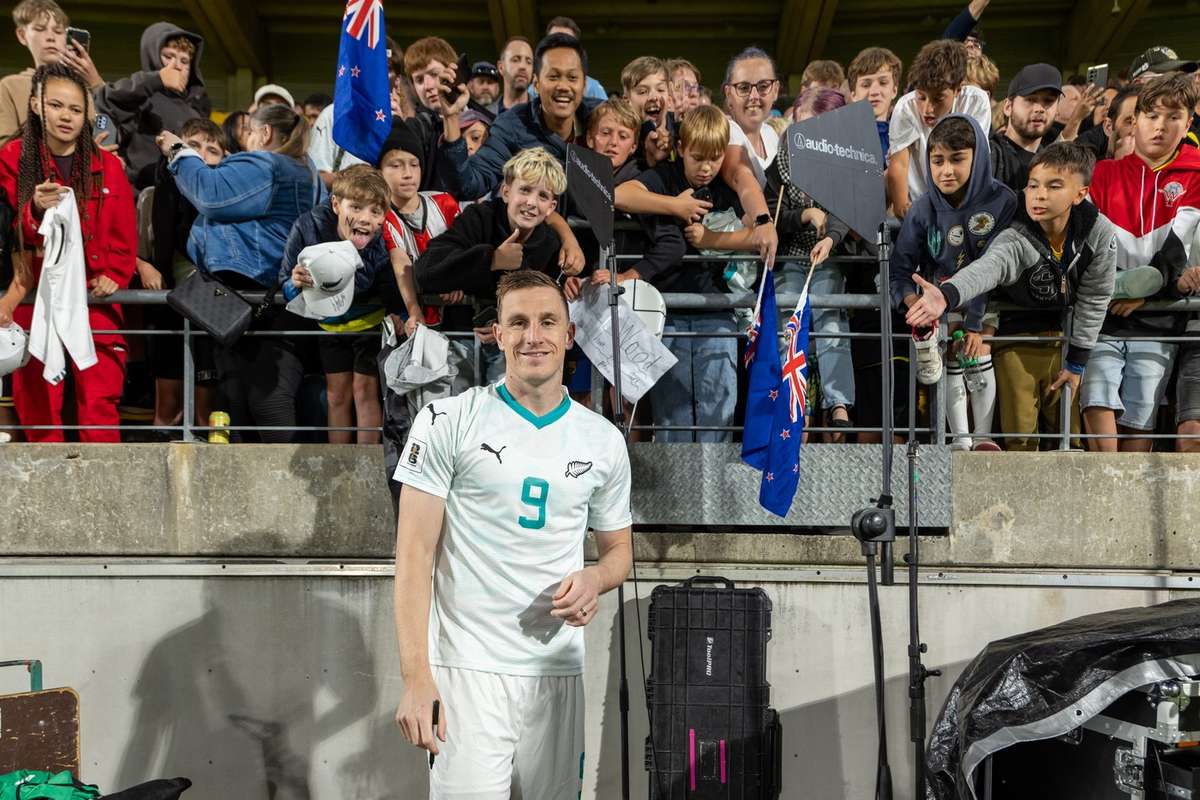 Atacantul Chris Wood a primit un cartonas galben ciudat