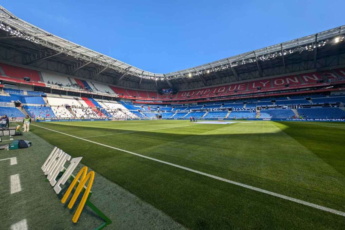 Gazonul stadionului Olympique Lyon contaminat de o ciuperca inlocuit pana la meciul cu FCSB