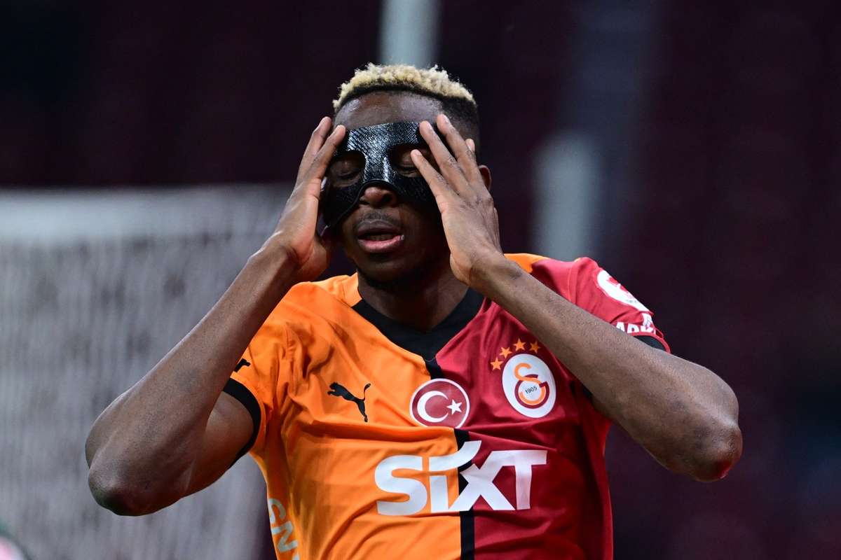 Manchester United gata sa plateasca o suma uriasa Rasmus Hojlund pentru Victor Osimhen