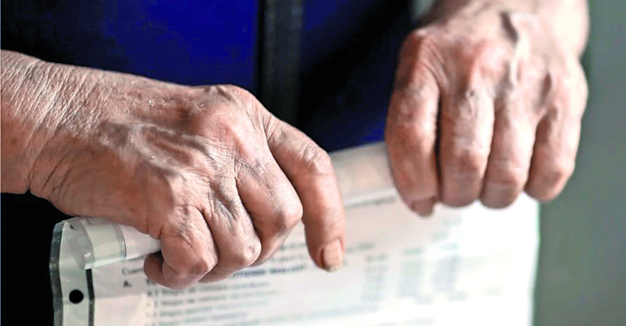 Pensionarii din afara tarii trimit semestrial certificatul de viata