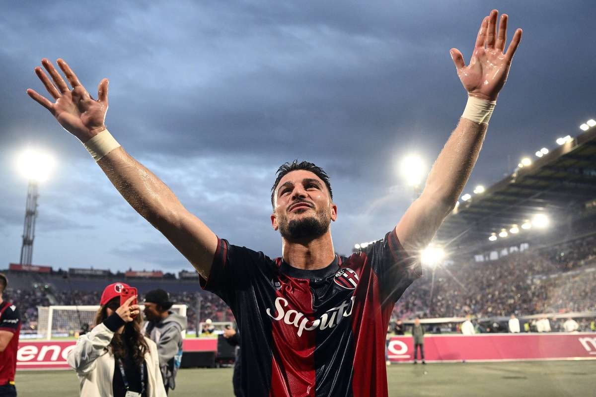 Invincatori si invinsi Cadoul lui Orsolini pentru Napoli hattrick dureros la Barcelona si revelatia de la Porto