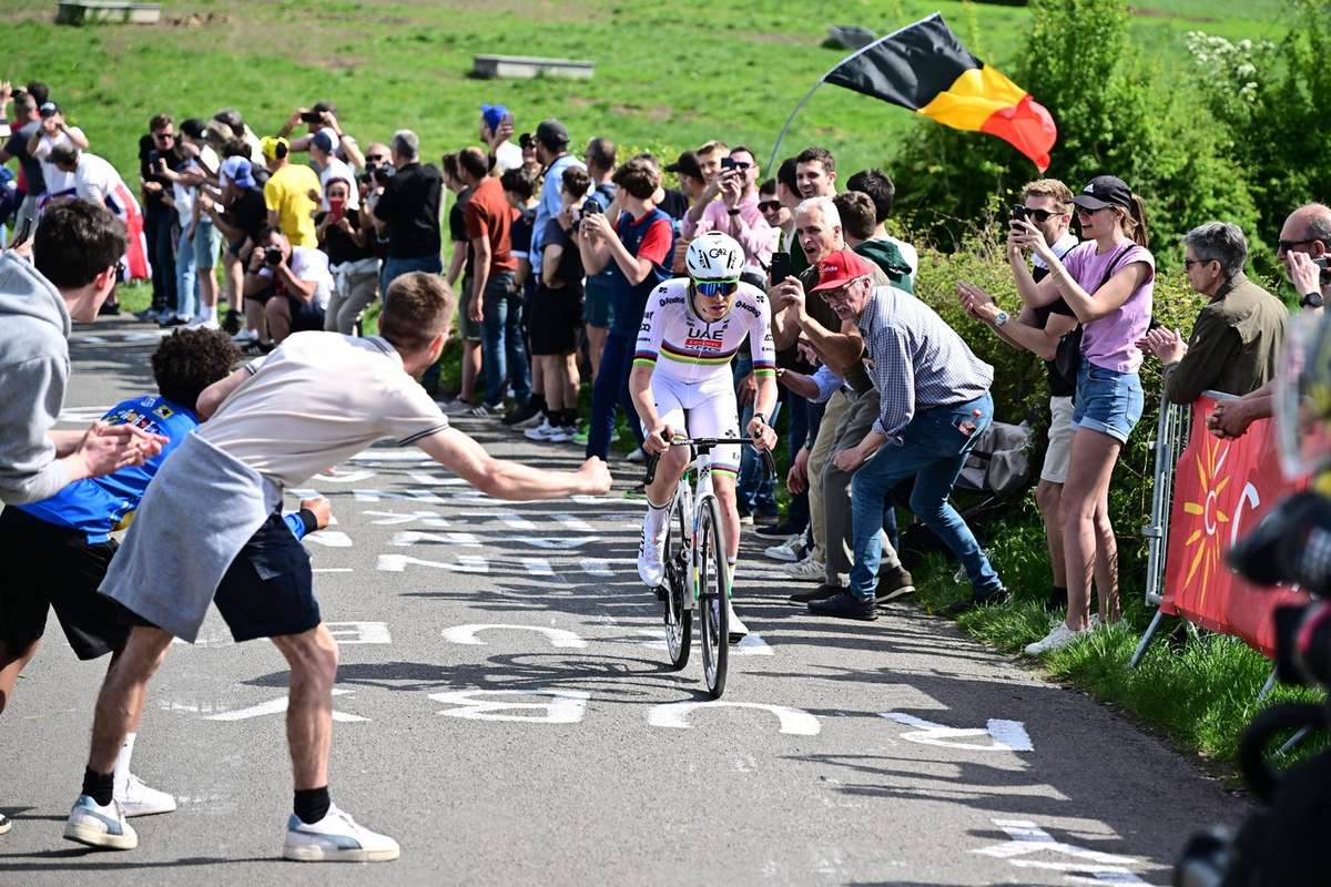 Slovenul Tadej Pogacar UAE Team Emirates a castigat Liege Bastogne Liege 2025