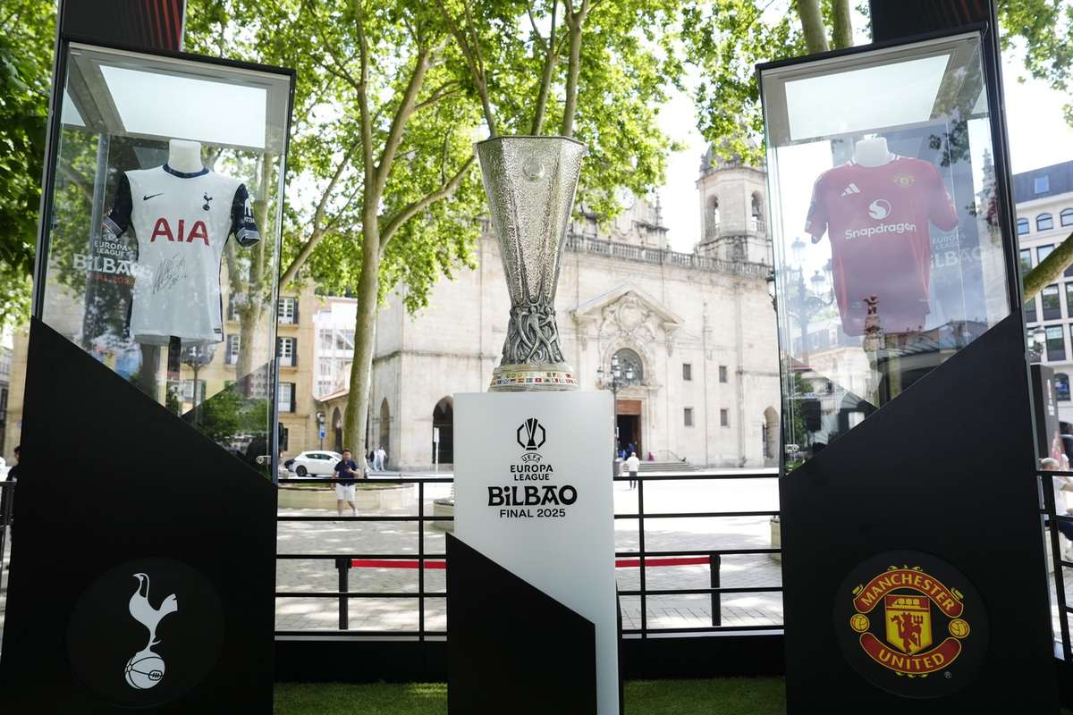 Cine transmite finala Europa League la televizor
