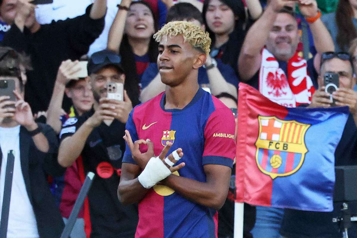 Oficial Lamine Yamal a semnatu contract urias la Barcelona