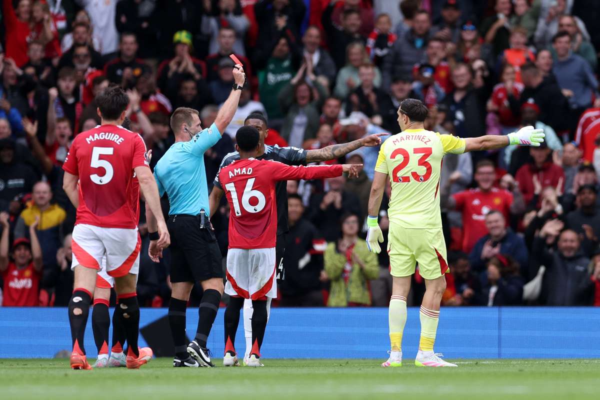 Portarul Emiliano Martinez a facut istorie in Premier League