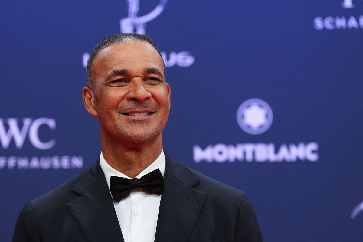 Ruud Gullit critic la AC Milan Clubl e fortat sa vanda