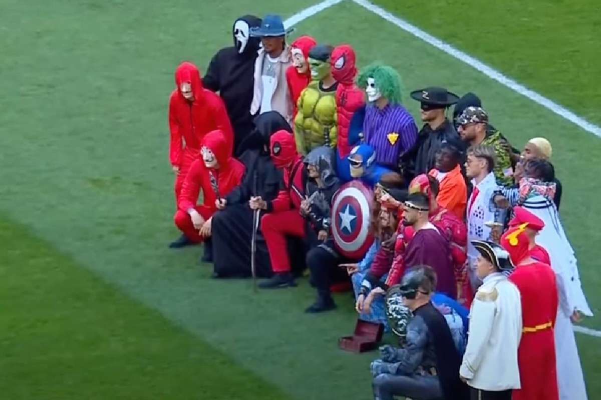 VIDEO FCSB sarbatoreste titlul jucatorii in costume