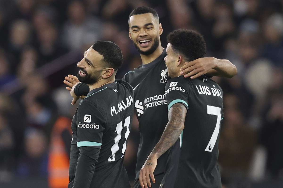 Bayern se axeaza pe o extrema de la Liverpool dupa refuzul lui Nico Williams