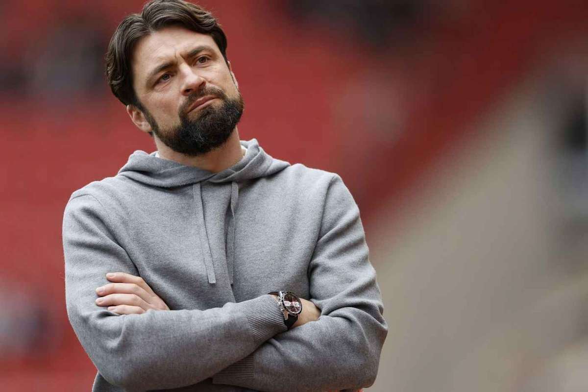 Glasgow Rangers au un nou antrenor inainte de plecarea lui Ianis Hagi