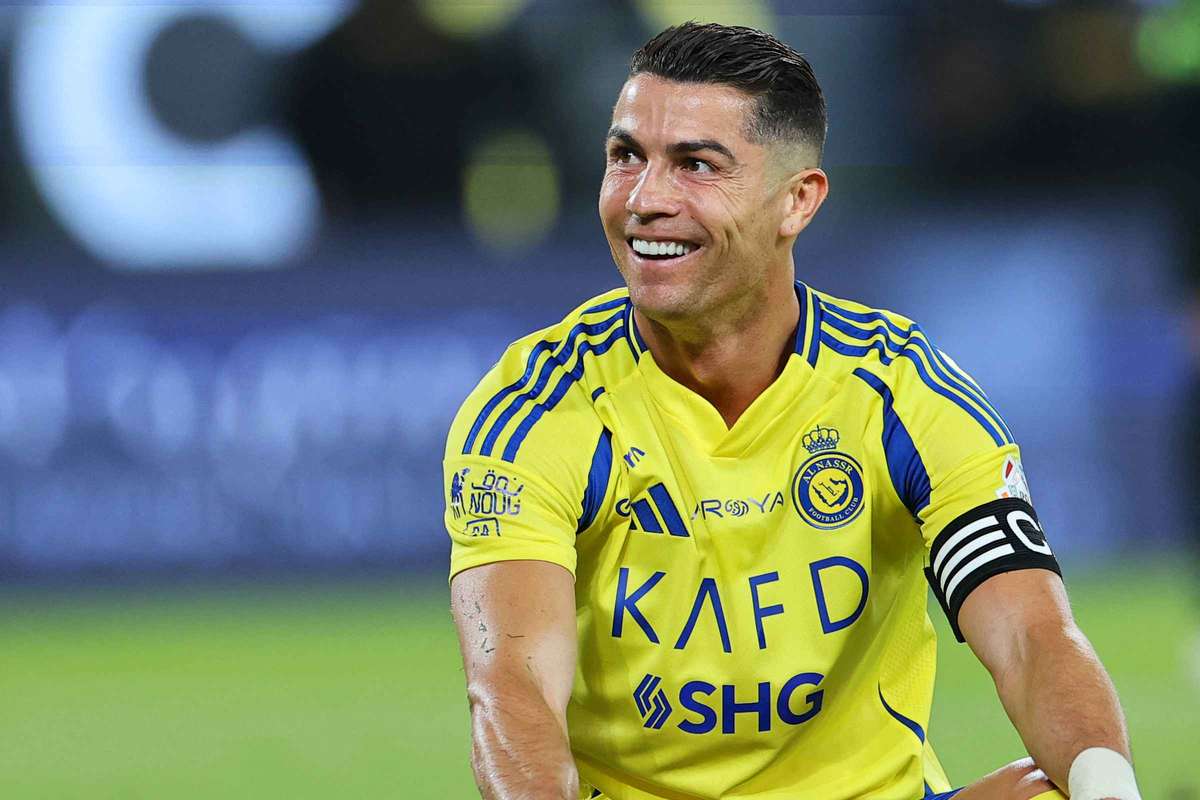 Oficial Cristiano Ronaldo a semnats a 40 de ani