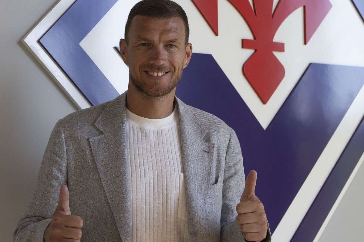 Edin Dzeko a semnat cu Fiorentina