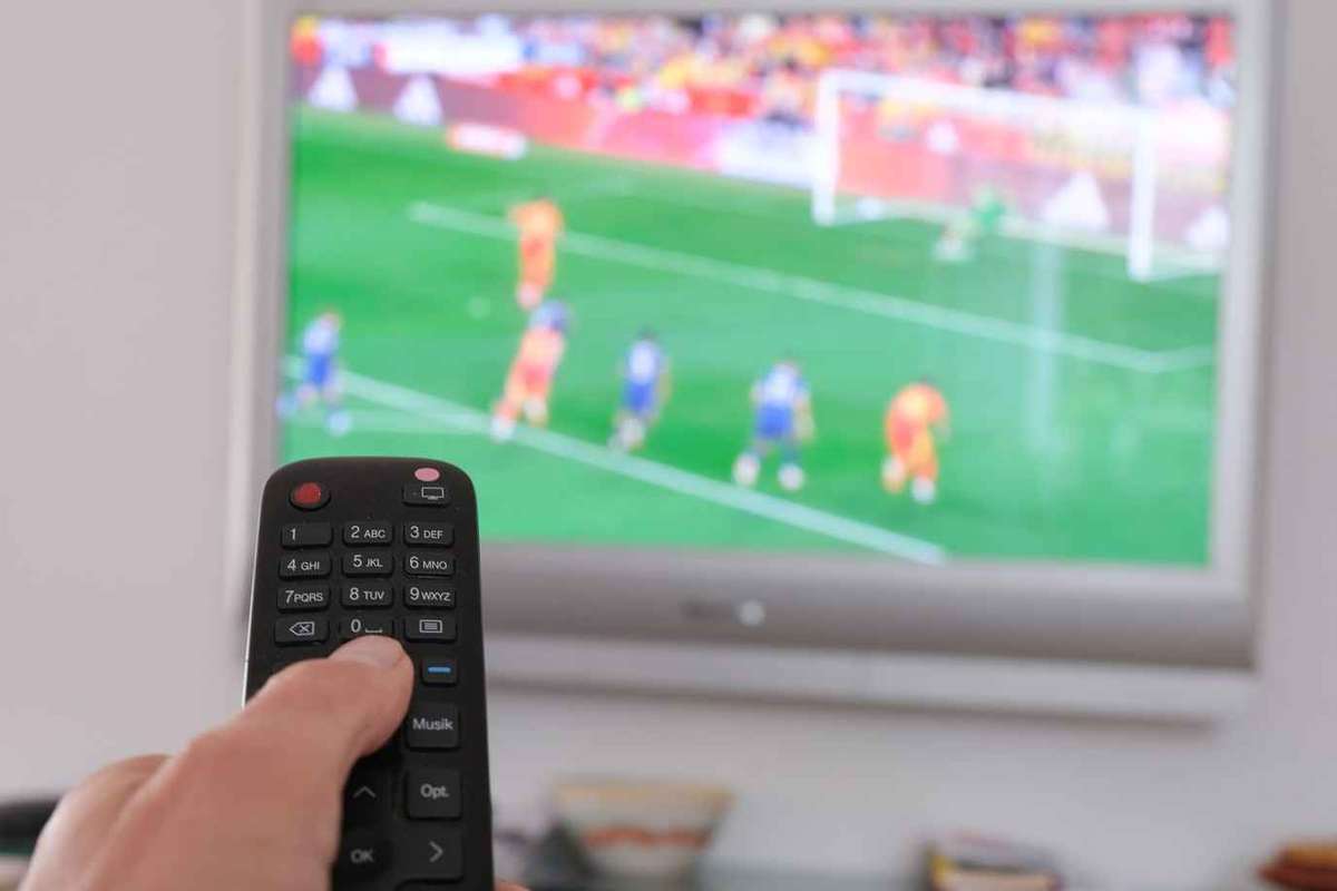 FCSB CFR Cluj cine transmite Supercupa Romaniei
