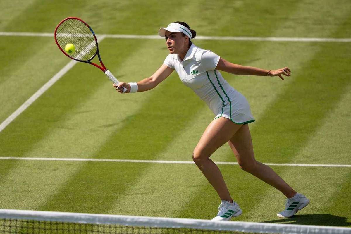 Gabriela Ruse si Marta Kostiuk invinse in turul doi la Wimbledon