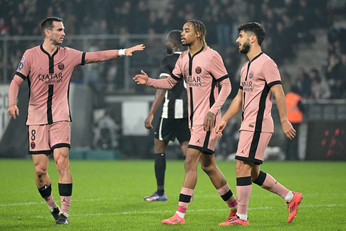 Jose Mourinho urmareste un jucator de la PSG oferta de 15 milioane euro