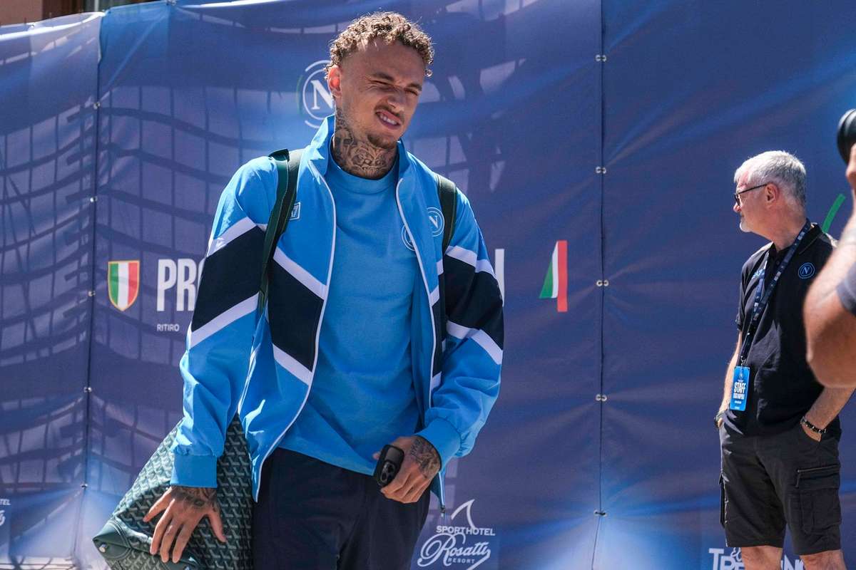 Oficial Napoli isi prezinta noul transfer Noa Lang de la PSV