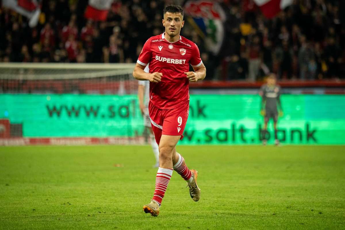 Oficial Trei jucatori au parasit Dinamo Multumim