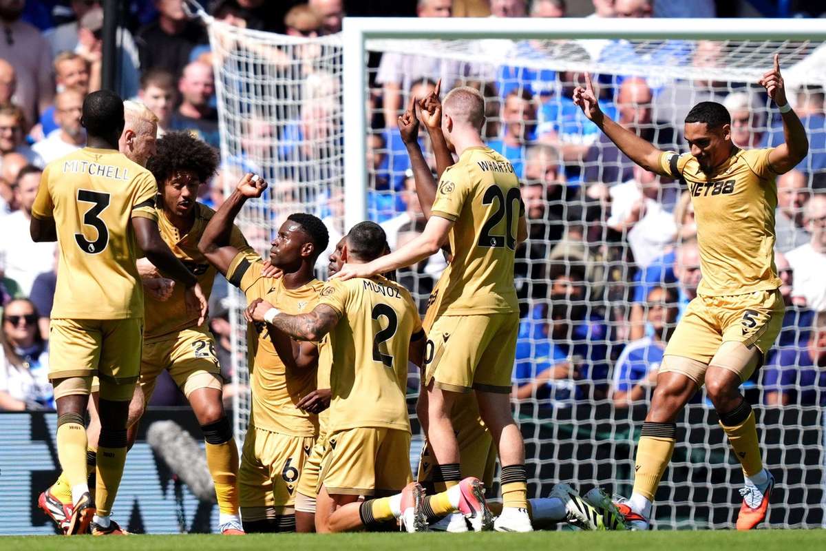 Controversa in Premier League Golul lui Eze anulat de VAR