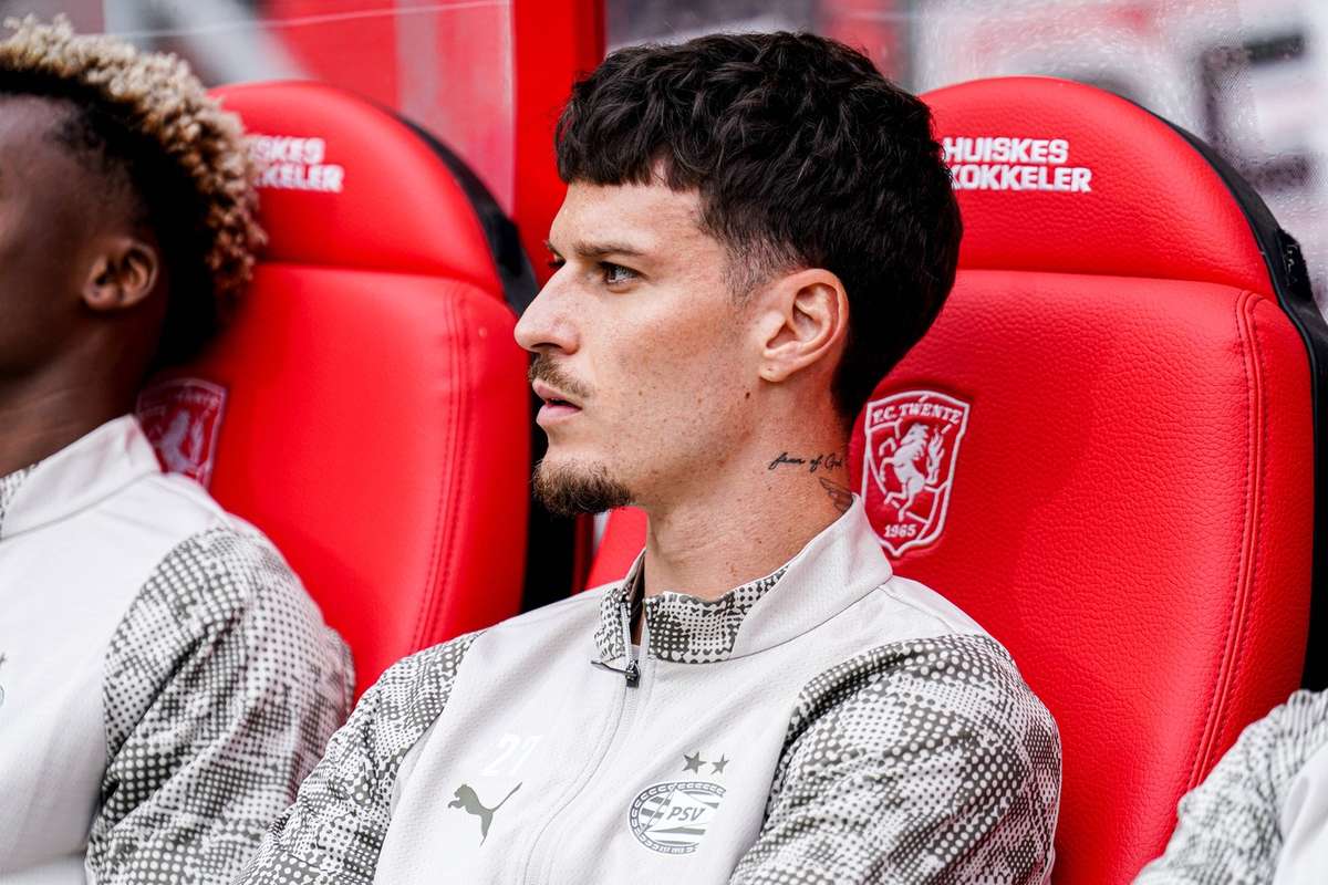Debut amanat Dennis Man doar rezerva la PSV Eindhoven
