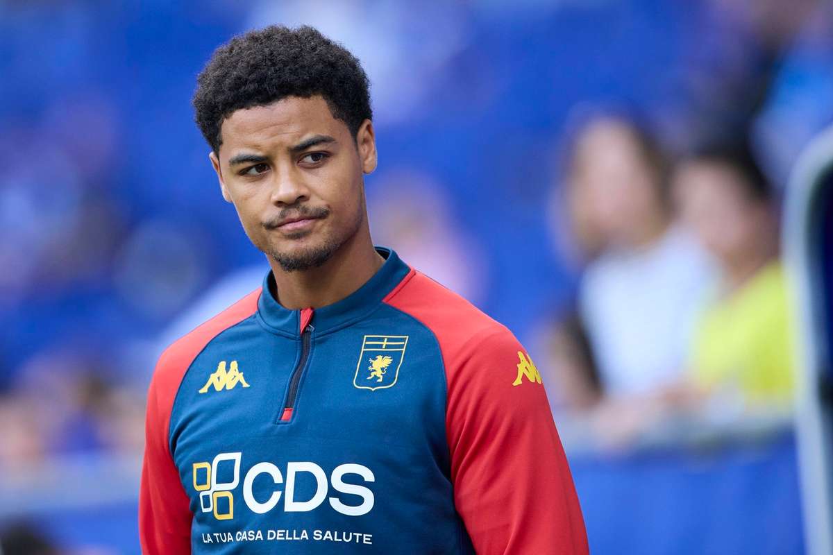 Genoa echipa lui Dan Sucu vinde un jucator la AC Milan