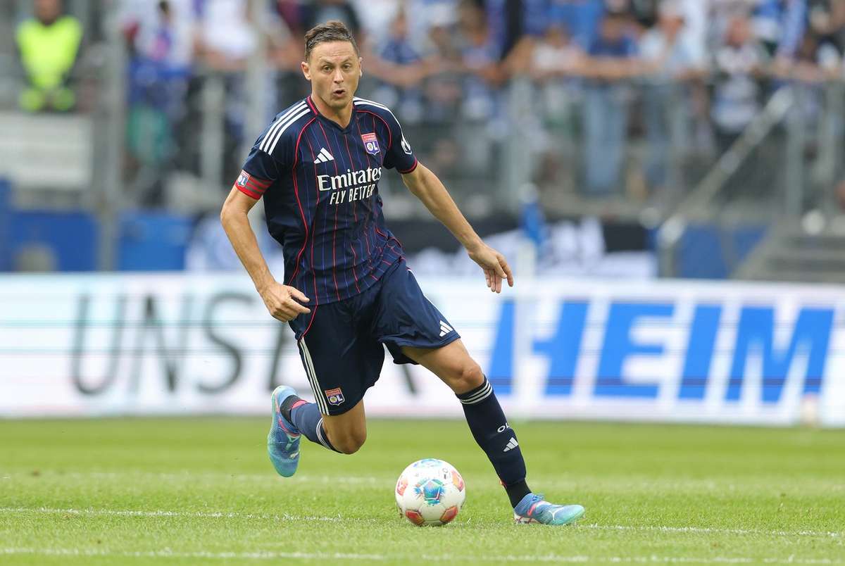 Olympique Lyon a renuntat la internationalul sarb Nemanja Matic