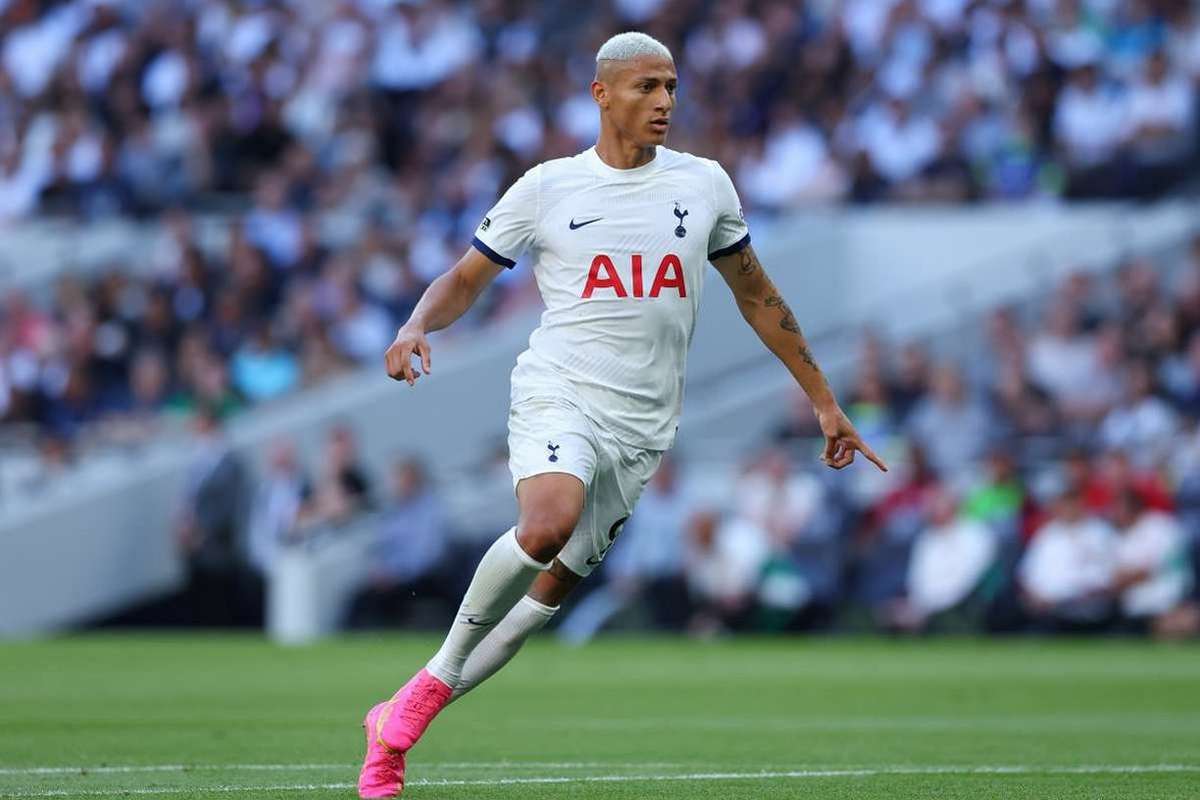 Radu Dragusin in afara lotului Tottenham pentru Supercupa Europei