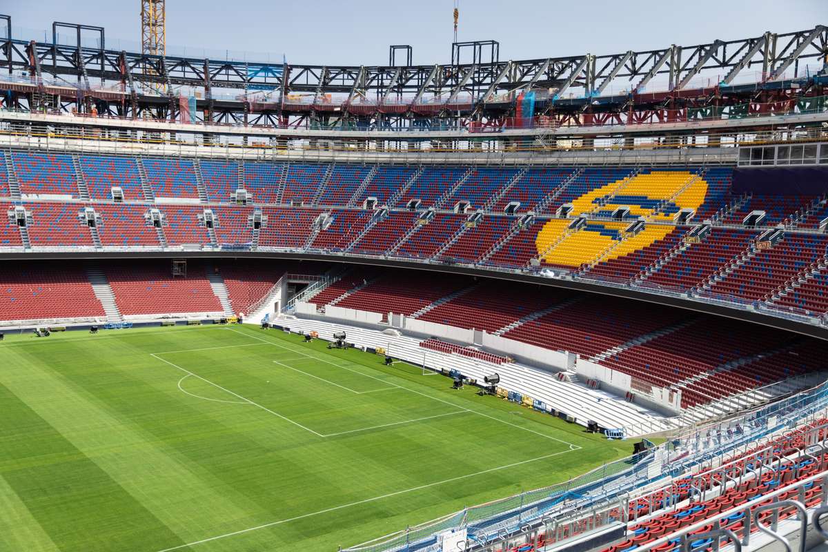 Dezamagire la Barcelona Meciul cu Valencia pe stadion mic