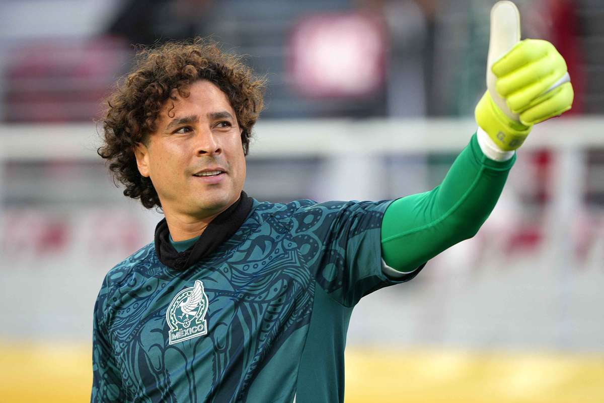 Portarul veteran mexican Guillermo Ochoa se muta in Cipru