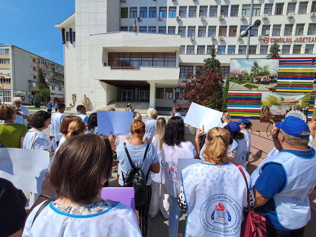 Prima zi de scoala cu proteste si nemultumiri
