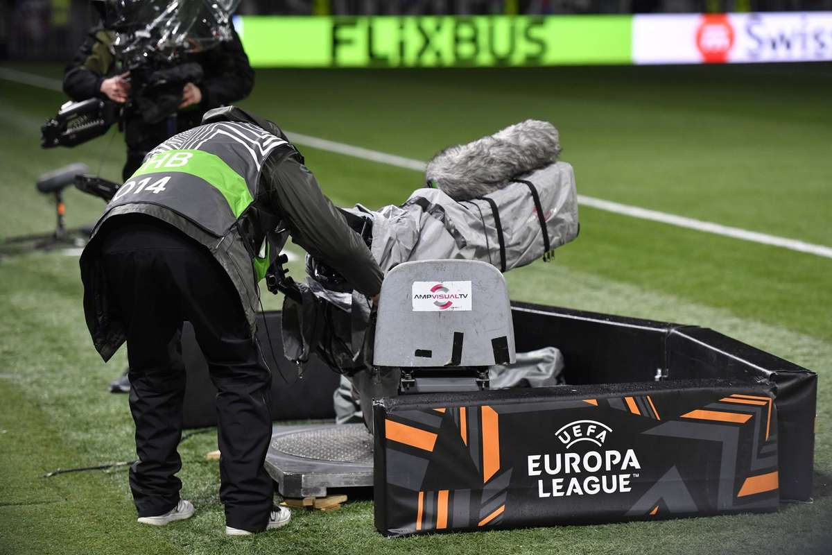 Cine transmite FCSB la televiziune