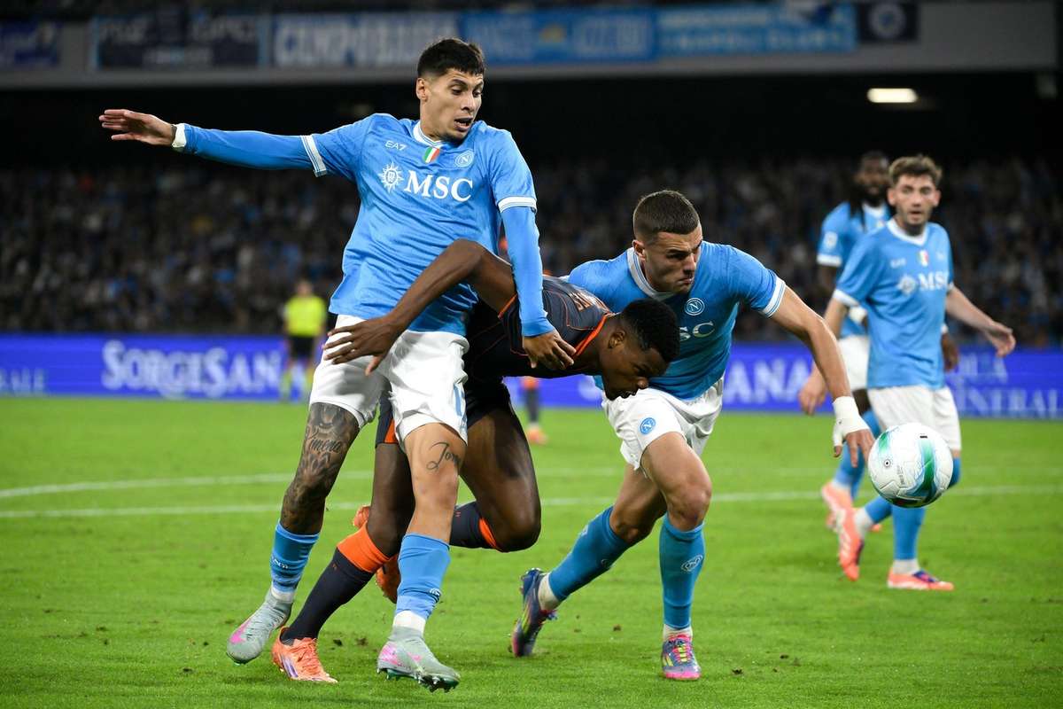 Napoli invinge Inter si urca pe primul loc in Serie A