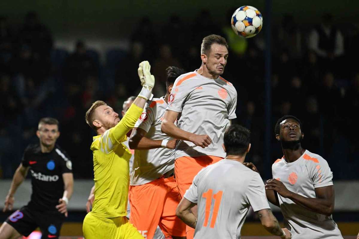 LIVE Metaloglobus Hermannstadt Doua penalty uri si egal in repriza a doua