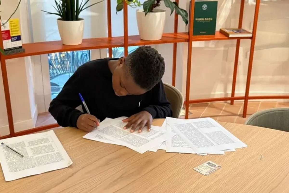 Nike a semnata cu Destiny Kosiso junior de 12 ani