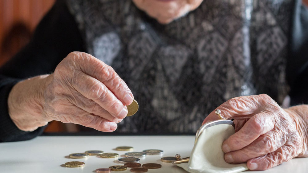 Beneficiarii de indemnizatie pentru pensionari scad in octombrie 2025