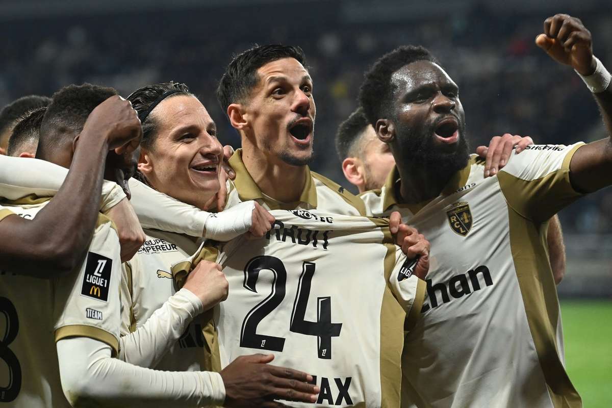Ce performanta pentru Lens Prima data pe primul loc in Ligue 1 dupa 21 de ani