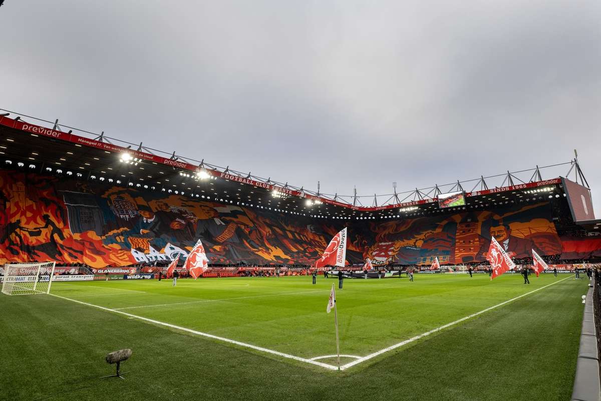 Fanii lui FC Twente au afisat cel mai mare tifo din fotbalul european