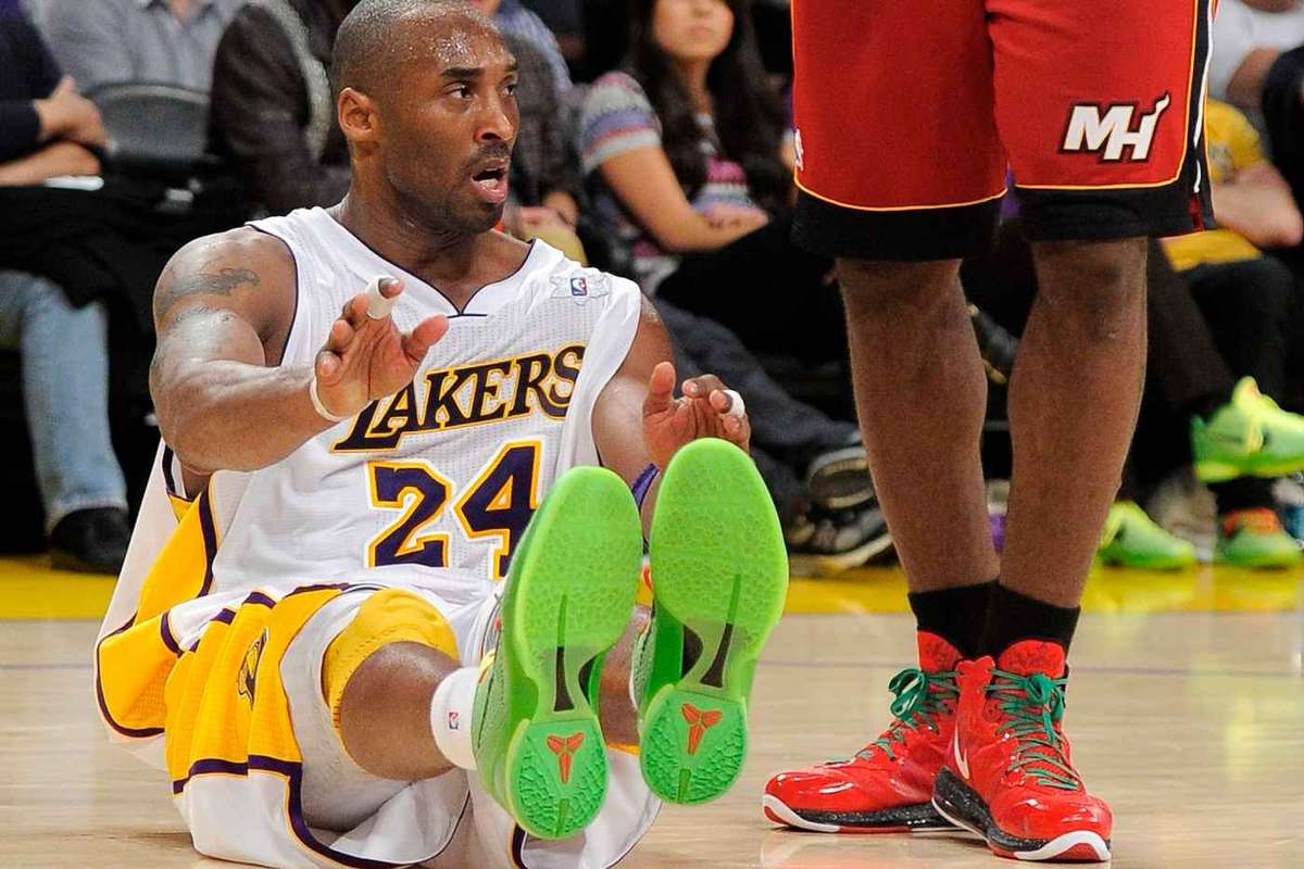 Ghetele lui Kobe Bryant de Craciun 2010 licitate 10 milioane dolari