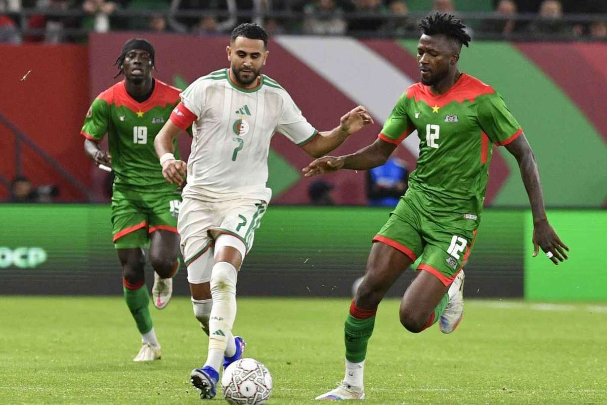 Golgheterul Mahrez califica Algeria in optimile Cupei Africii