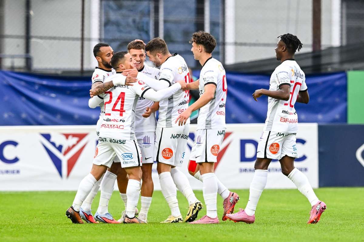 LIVE 1500 Hermannstadt UTA Arad Echipele de start