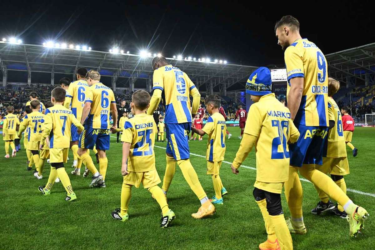 LIVE Petrolul Metaloglobus echipele cu putine puncte