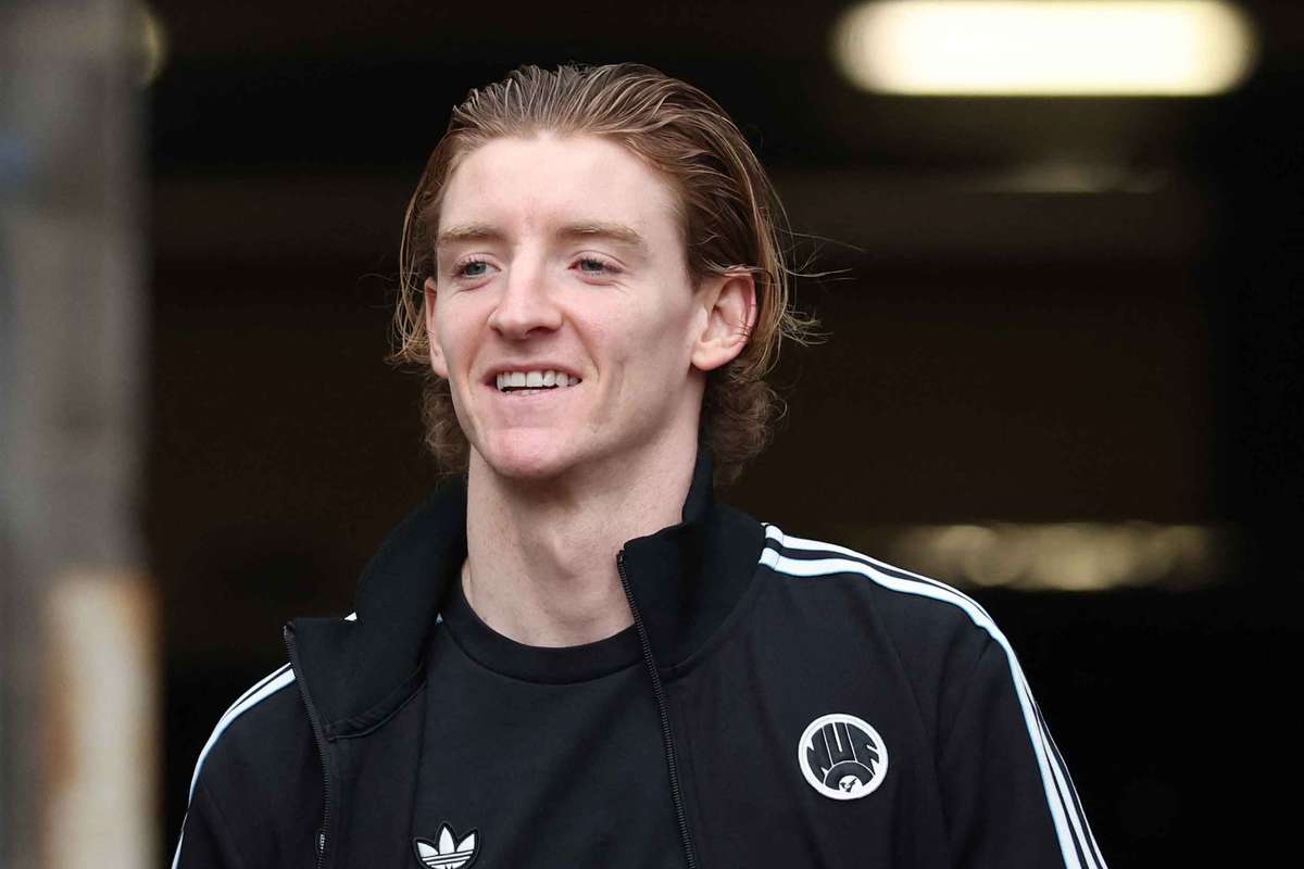 Newcastle cere explicatii pentru penalty ul refuzat lui Gordon