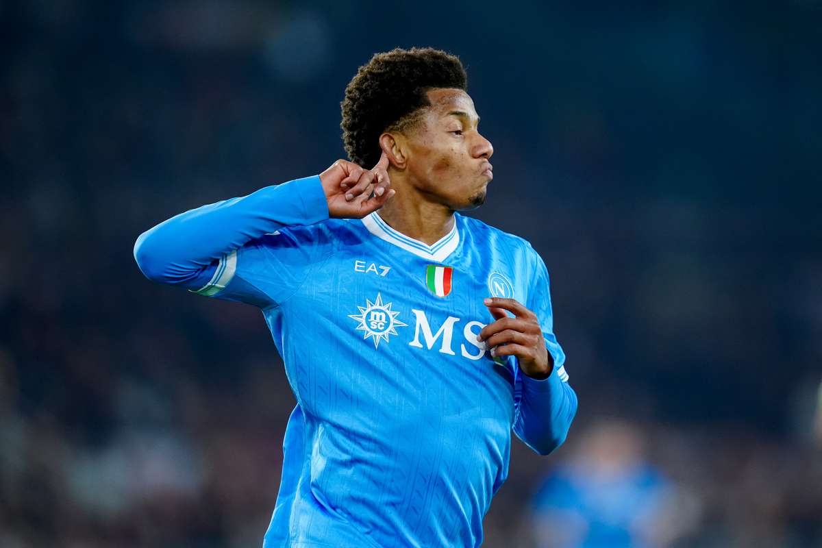 Olimpico cucerit Napoli invinge Roma si egaleaza liderul