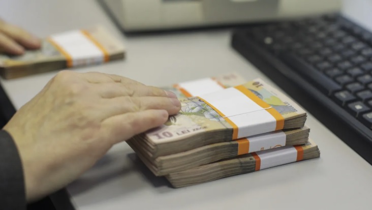 Pensiile de serviciu din Romania aproape 12000 de beneficiari