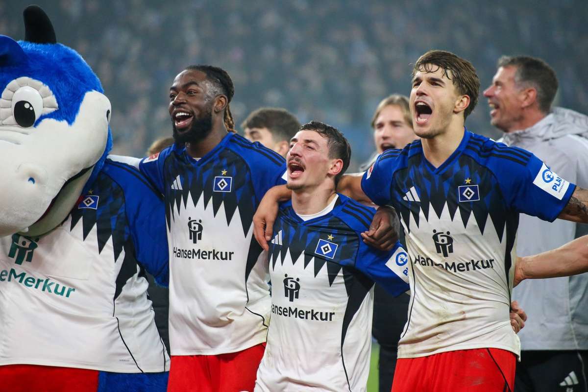 VIDEO Un fundas de 18 ani a marcat un gol spectaculos cu calcaul