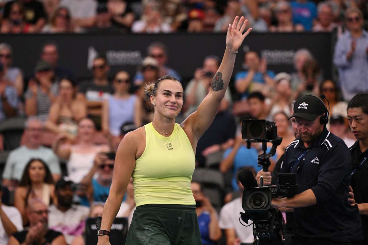 Aryna Sabalenka o infrunta pe Karolina Muchova in finala