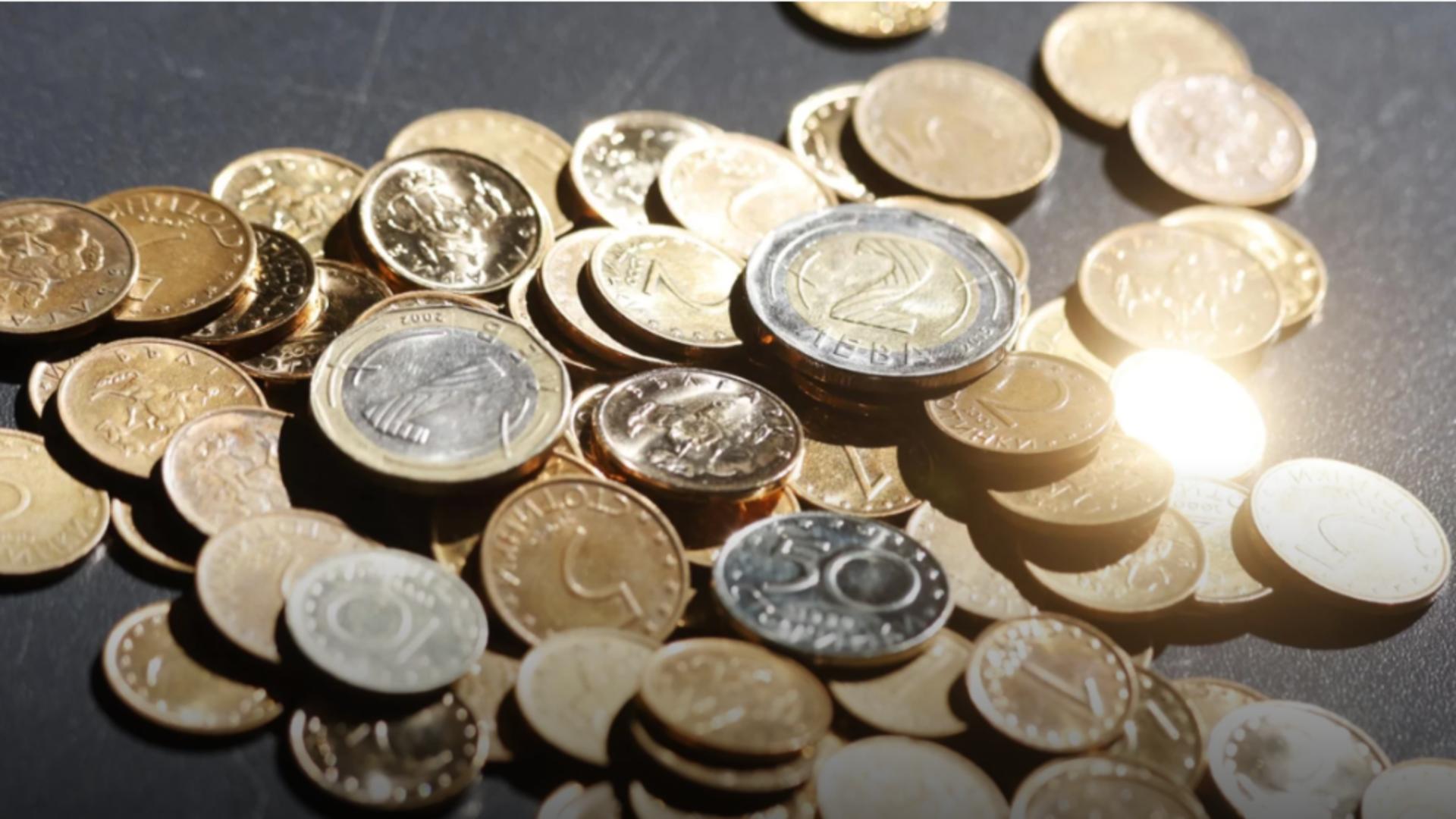 Bancile din Bulgaria asaltate de oameni cu leva in monede