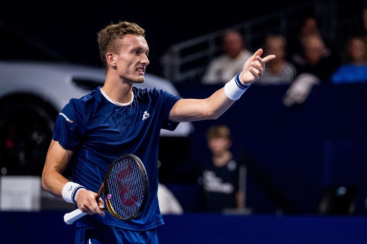 Barbatii le au gratis femeile platesc in continuare