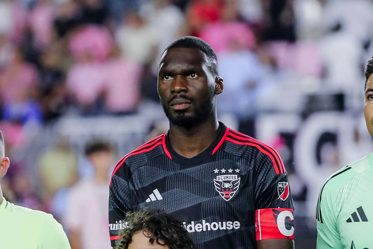 Benteke fostul atacant al lui Crystal Palace la Al Wahda