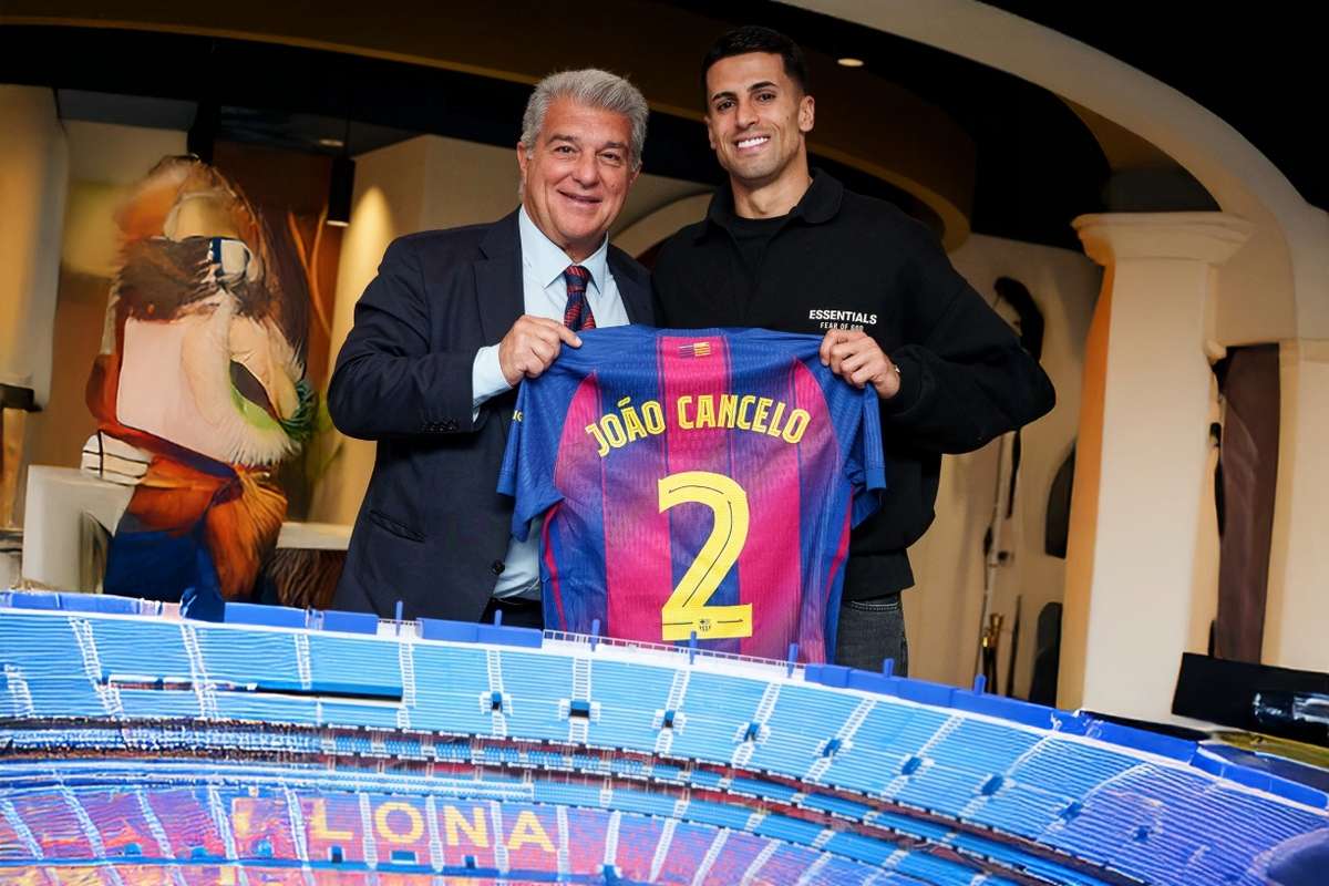 Joao Cancelo fericit ca s a intors la Barcelona Este o onoare sa reprezint acest club