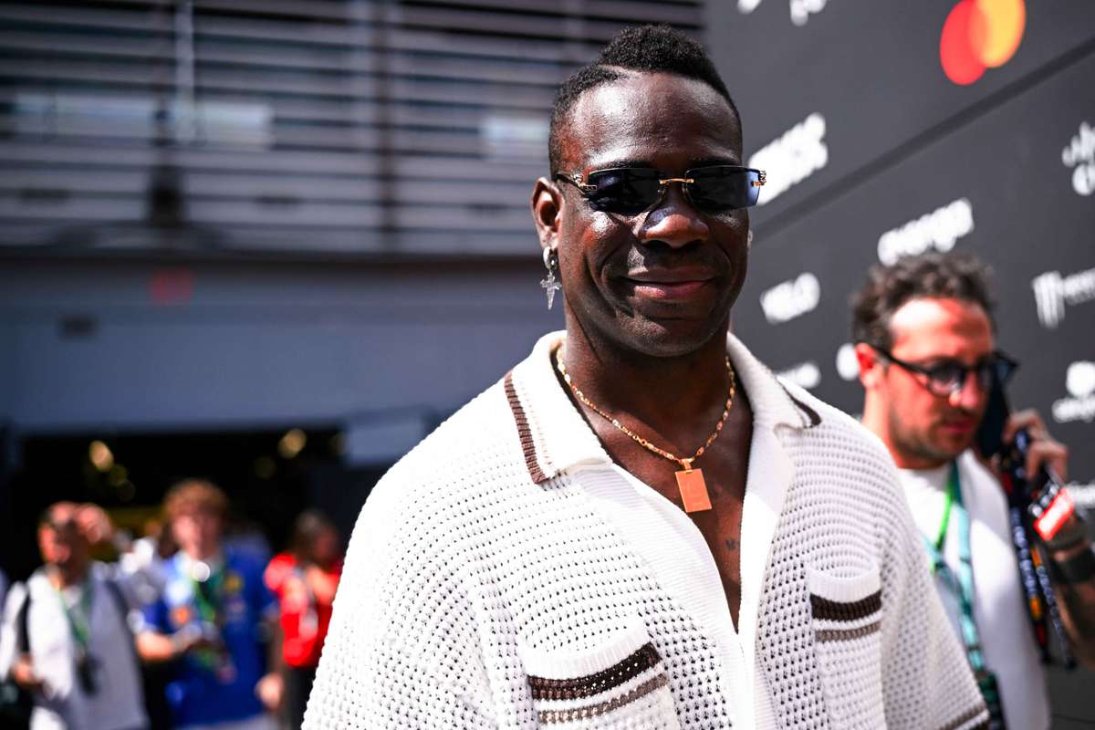 Mario Balotelli revine in fotbal Declaratii despre Genoa si Chivu