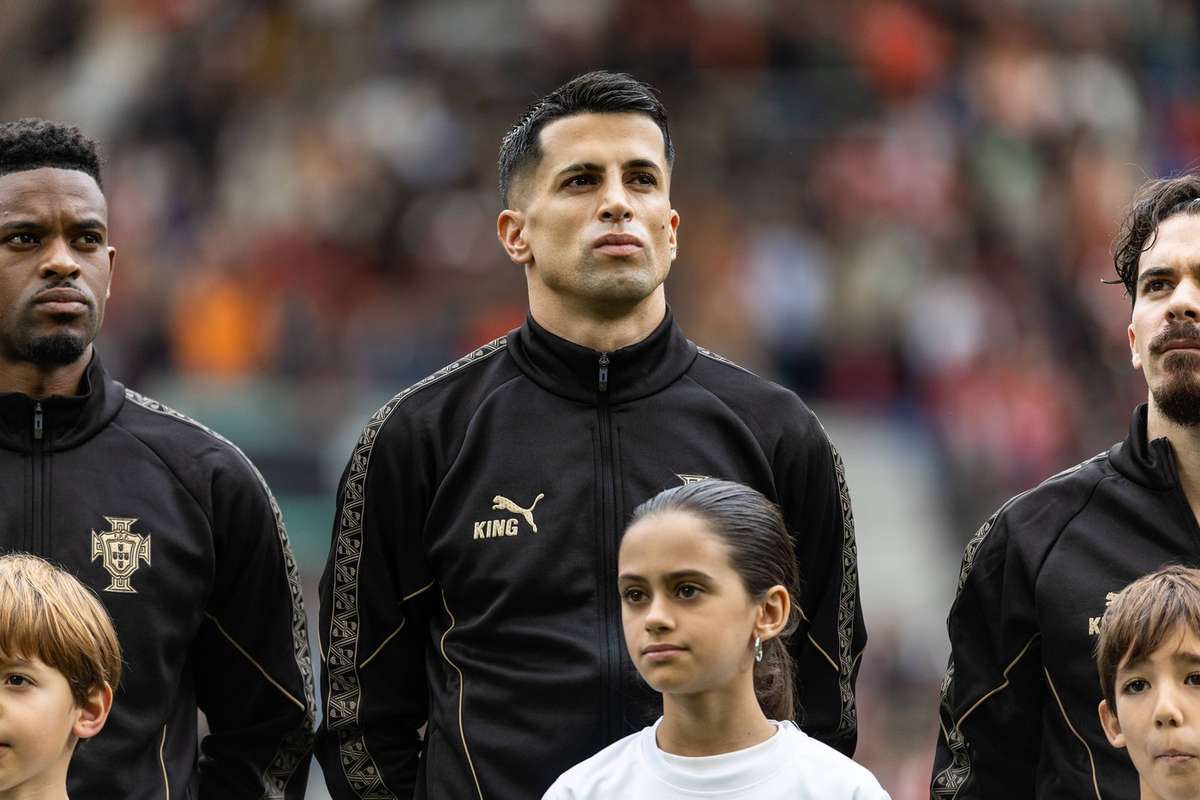 OFICIAL Joao Cancelo s a alaturat Barcelonei